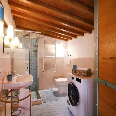 펜션 Lucca Refined Convent With Pool And Wi-fi SantʼAndrea di Compito